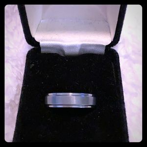 NWOT) Authentic Tungsten Carbide Ring